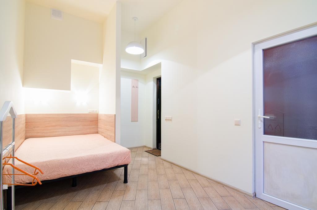 Mini Apartments On Roppoporta 7A-2 Львов Экстерьер фото